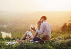 A bountiful 2023 California rainy season has left the Russian River Valley greener and more luscious than ever,  making this an excellent year to go wine tasting in Sonoma.